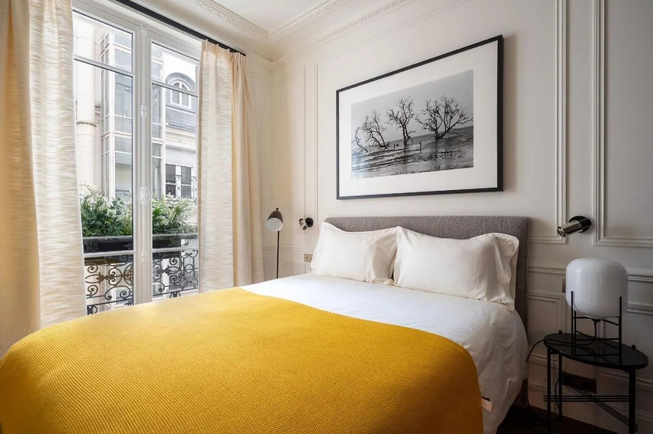 Luxury tent The Very Central Location Allows You To Go Everywhere In Paris In 30 Minutes