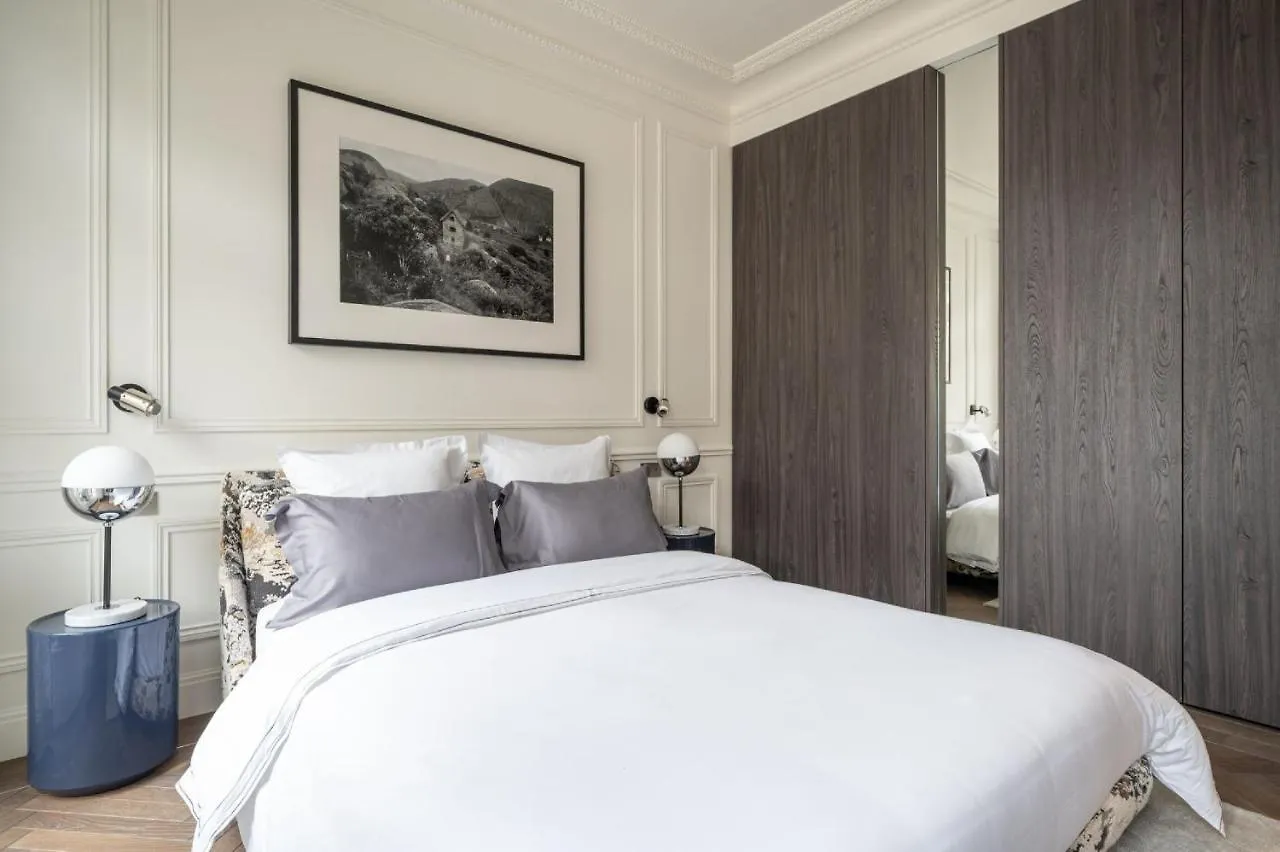 The Very Central Location Allows You To Go Everywhere In Paris In 30 Minutes Luxury tent