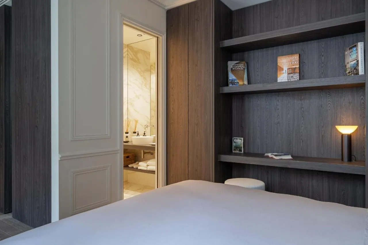 The Very Central Location Allows You To Go Everywhere In Paris In 30 Minutes Luxury tent